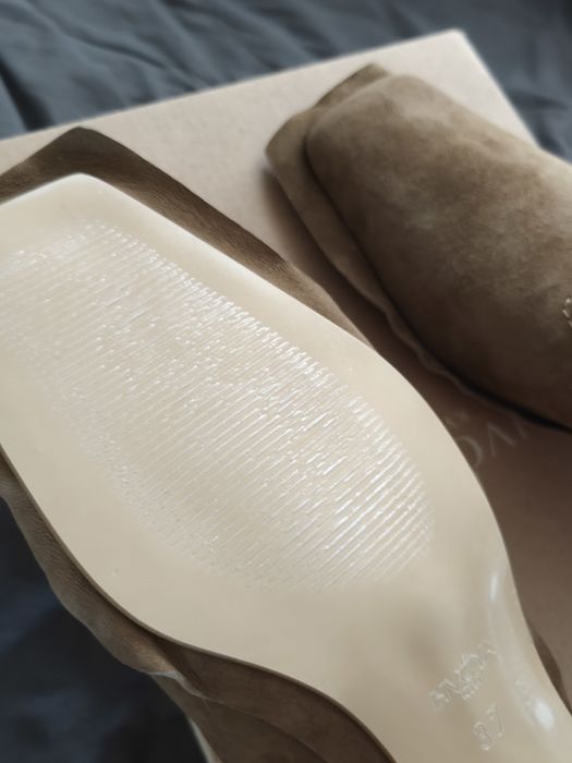 Мюлі hvoya wings 37 натуральна замша