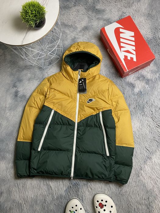 Зимння куртка пуховик Nike