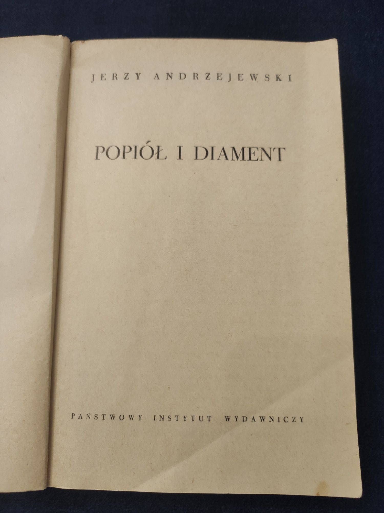 Książka ,,Popiół i diament" Jerzy Andrzejewski