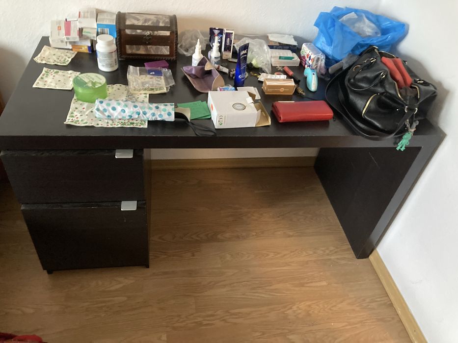 Biurko czarne Ikea MALM