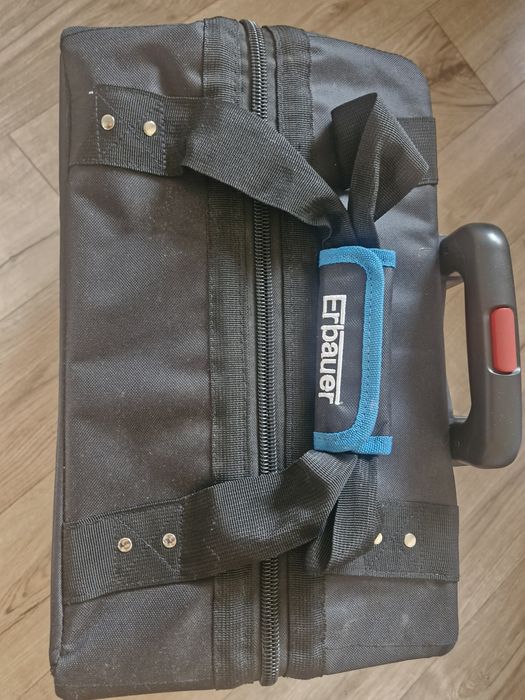 Nowa walizka na narzędzia Erbauera na kółkach