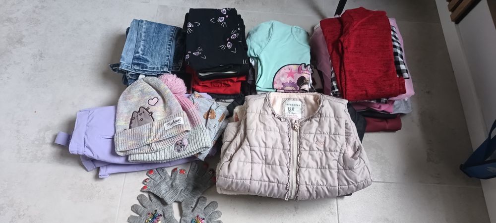 Ciuchy 122-128 dla dziewczynki