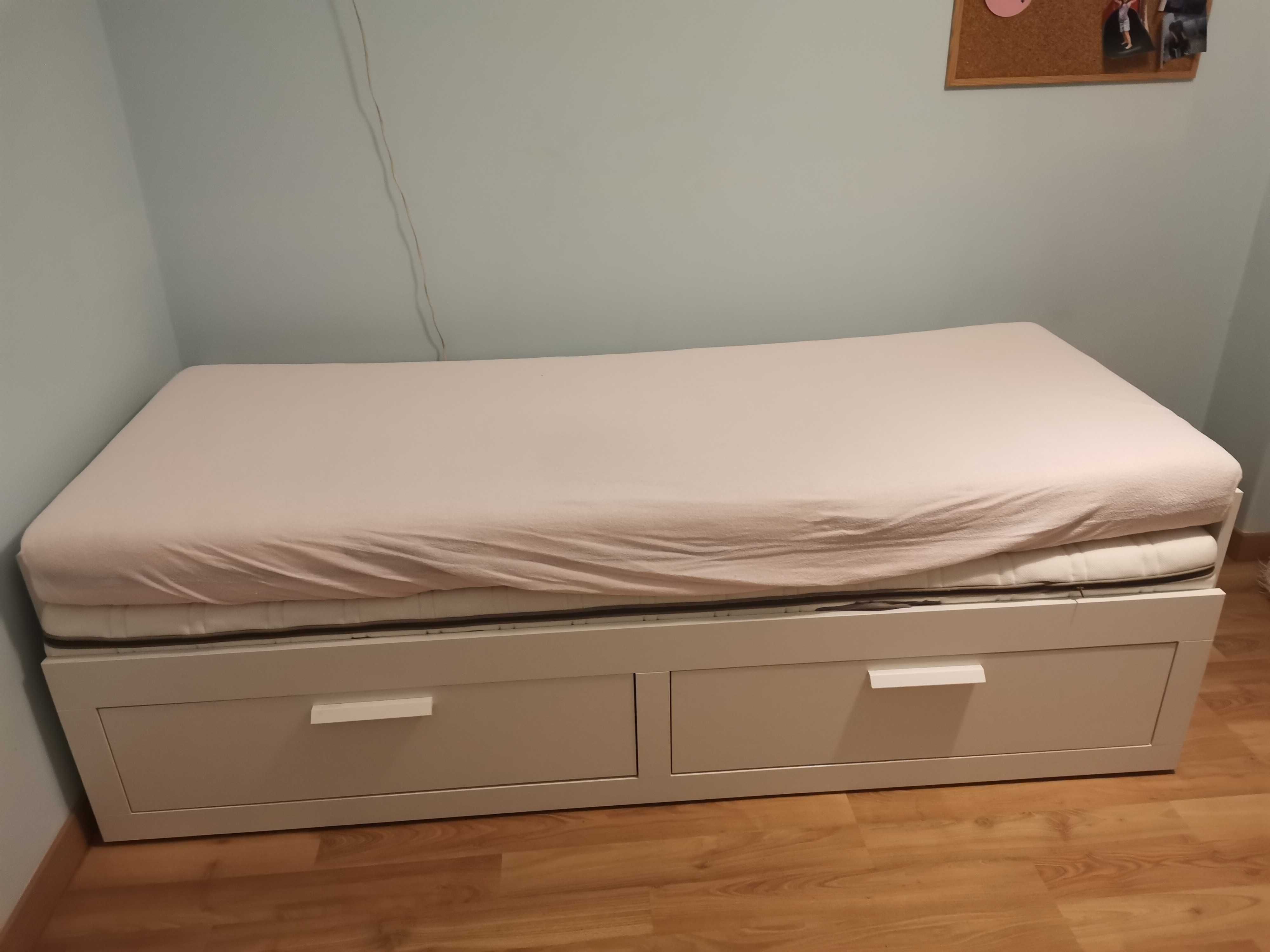 Cama dupla branca Ikea