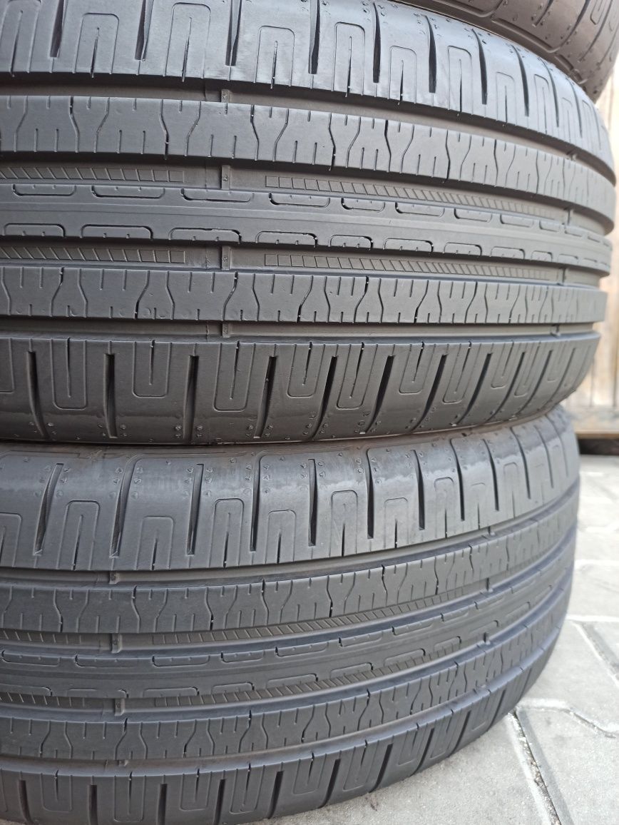 215/50/19 Goodyear Efficient Grip 2022 komplet