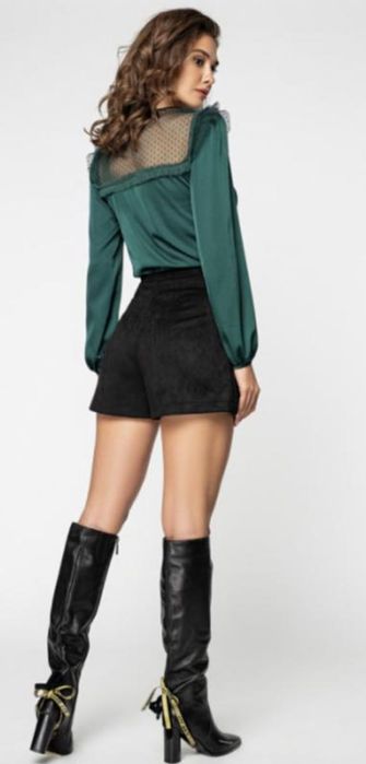 Стильна легка смарагдова 42 розмір