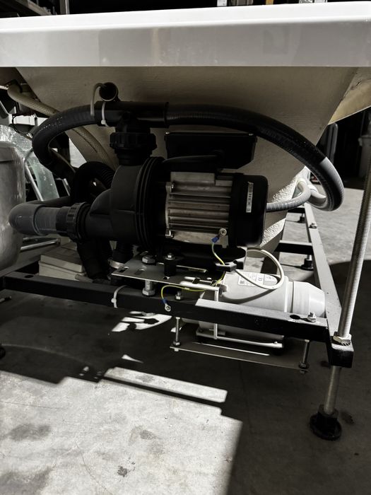 Vendo banheira Hidrobox Nova com resistência para manter temperatura.