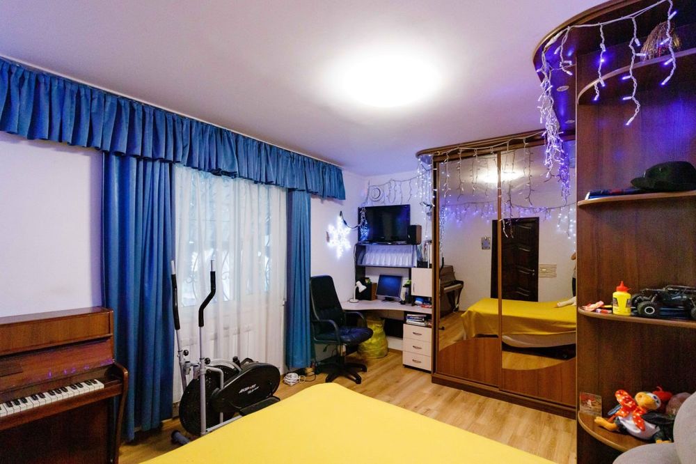 Продам будинок в осокорках по Садовій 96