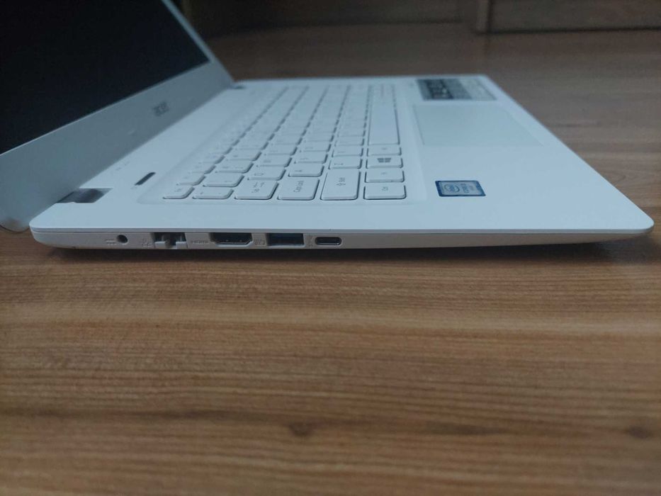 Laptop Acer V13 13,3" - i3 2.4GHz/4GB/1TB HDD/Iris HD5500/W10HomePL