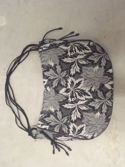 Bolsa NOVA da loja Pedra Dura de tecido brocado com ramagens