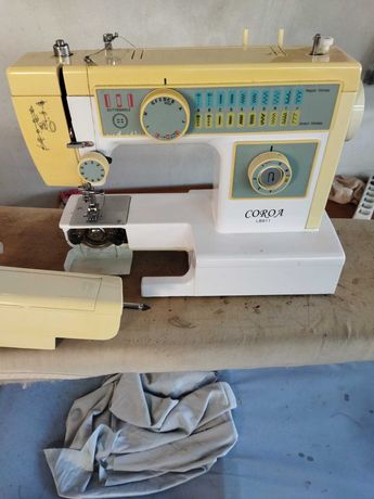 Máquina de costura doméstica