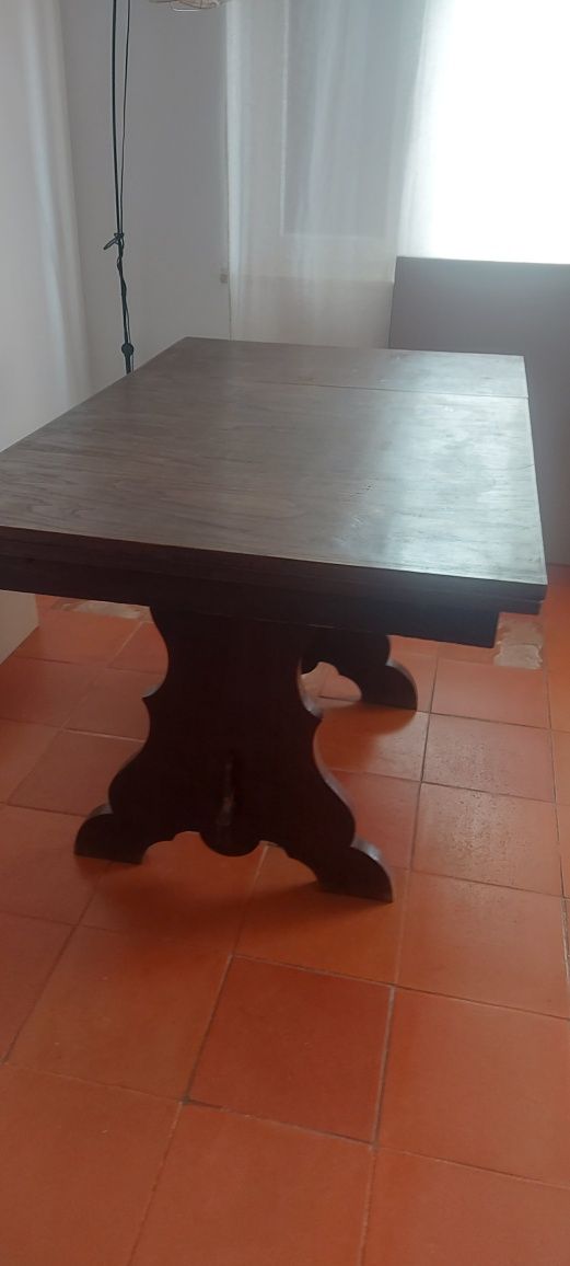 Mesa de sala de jantar