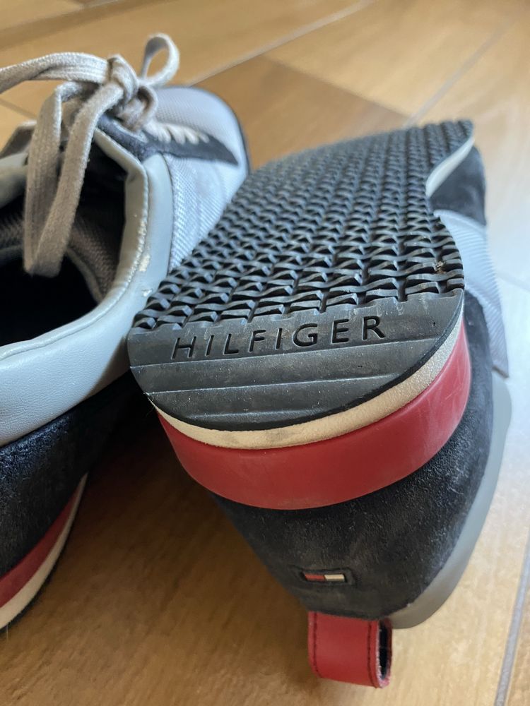 Buty sportowe Hilfiger wiązane na sznurówki