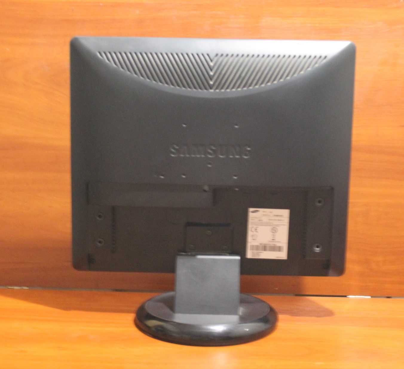 Монитор 19 Samsung 931C.