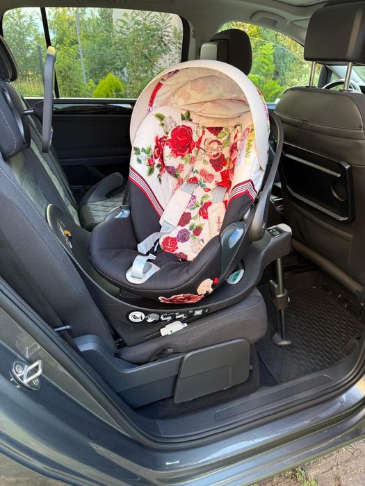 Fotelik cybex w kwiaty plus baza