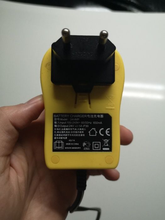 Carregador Bateria Peg-Pérego 24V