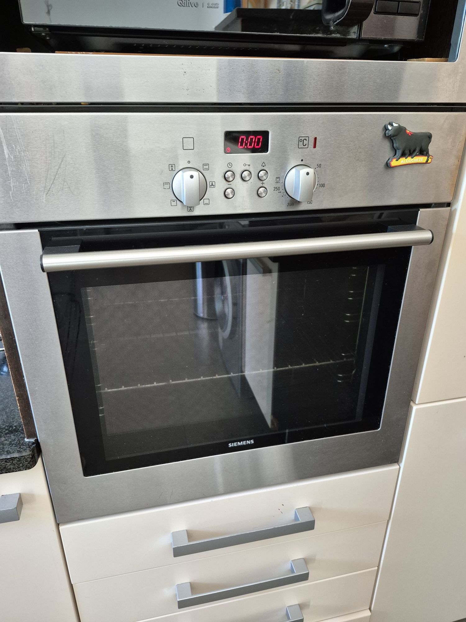 Forno encastrado Siemens a funcionar