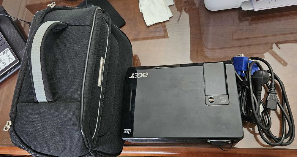 Retroprojetor (utilizado meia dúzia de vezes)