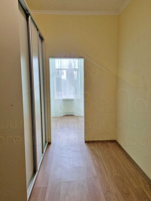 2 кімн квартира 72м2 з індивідуальним опаленням - Центральний Ринок-KI
