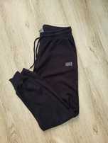 Nike L 40 spodnie dresowe joggersy