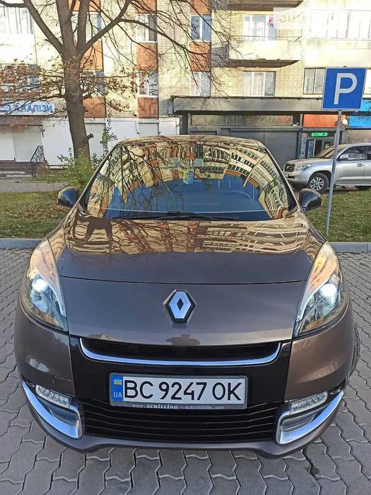 Продам Renault Scenic 2012 (BOSE комплектація)