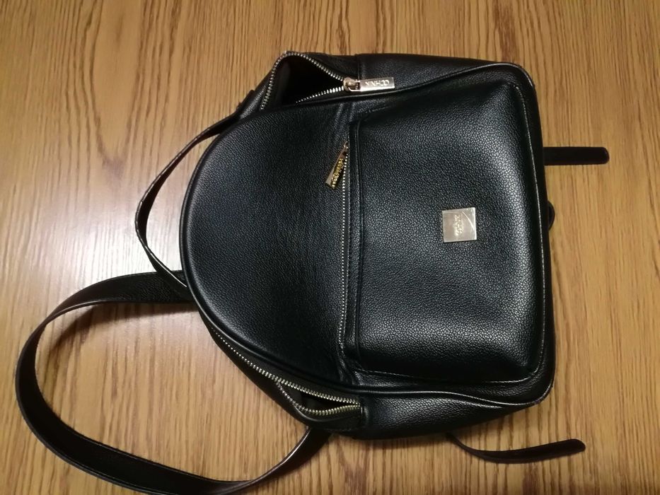 Mały czarny plecaczek Ochnik