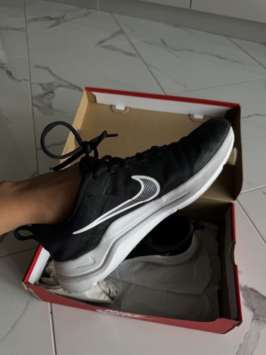 Кросівки NIKE жіночі