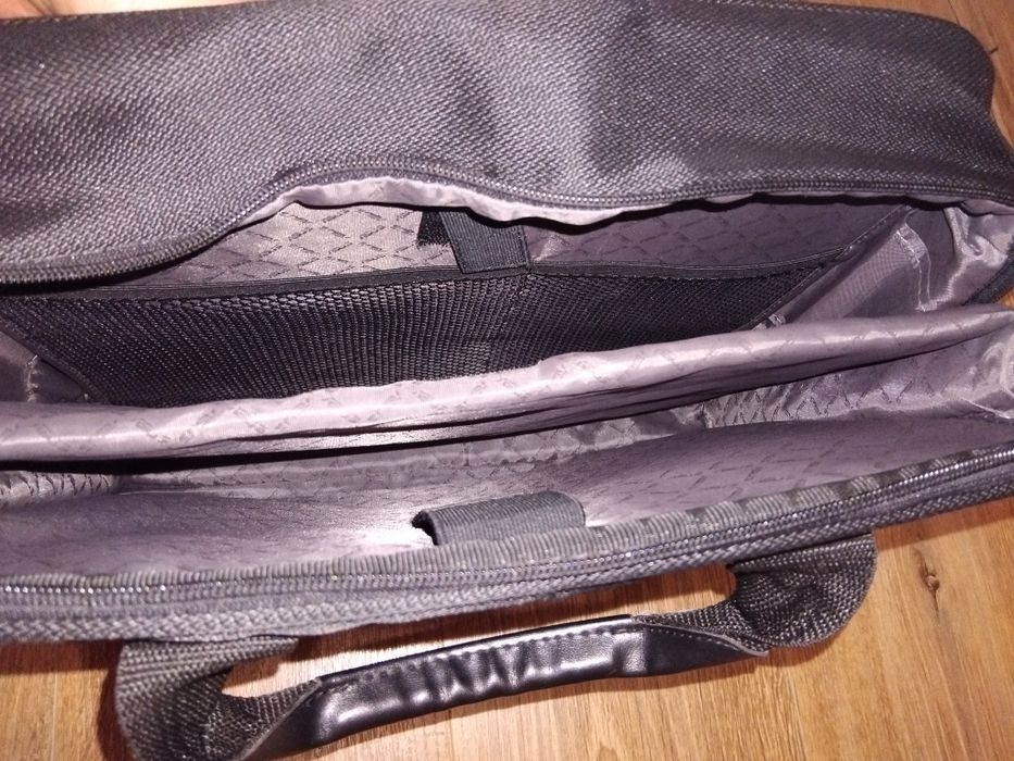 Сумка Targus для ноутбука до 14 дюймів в гарному стані