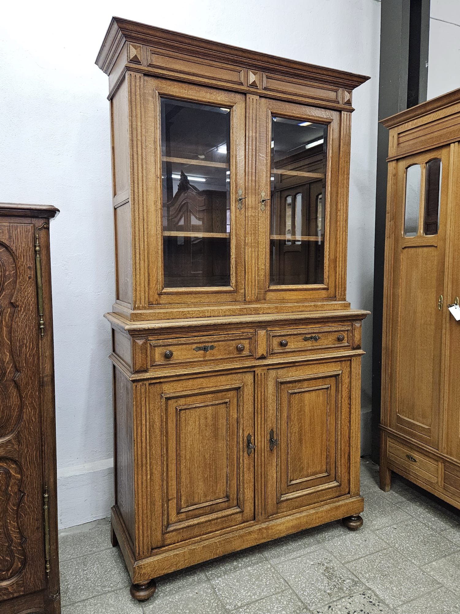 Duży rustykalny kredens dębowy biblioteczka //