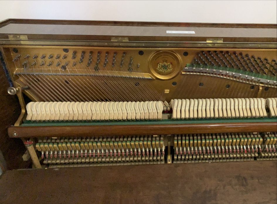 Pianino sprawne, parter, Östlind & Almquist. Plyta rezonansowa cała