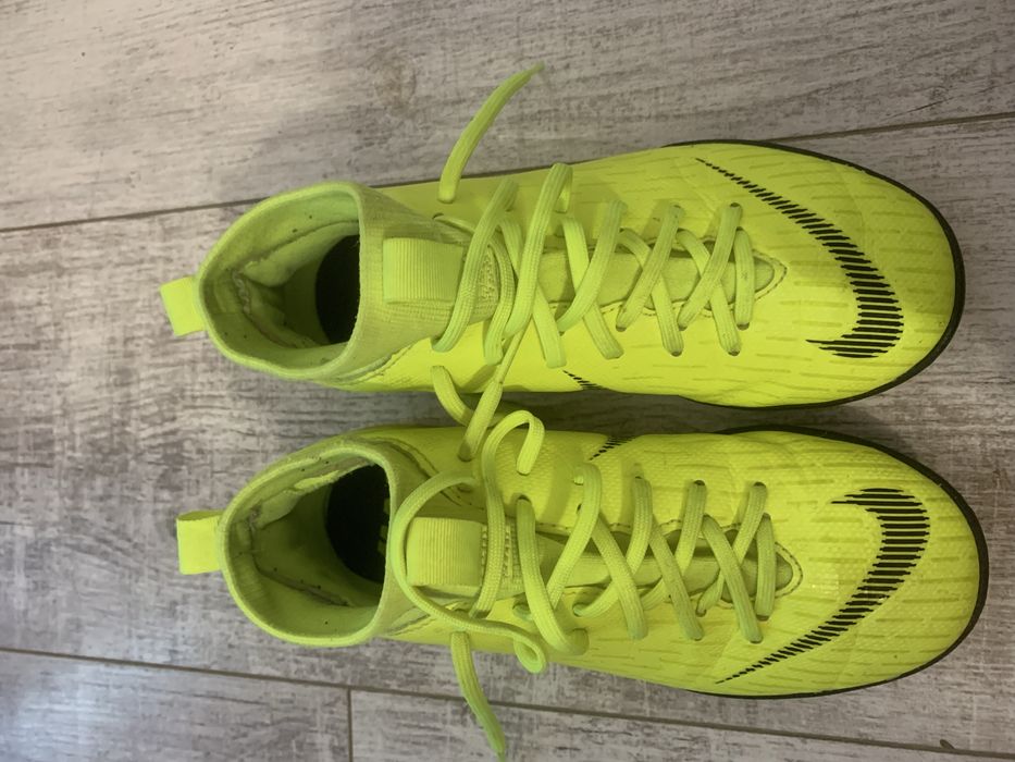 Halówki nike rozmiar 33 zielono czarne buty do piłki