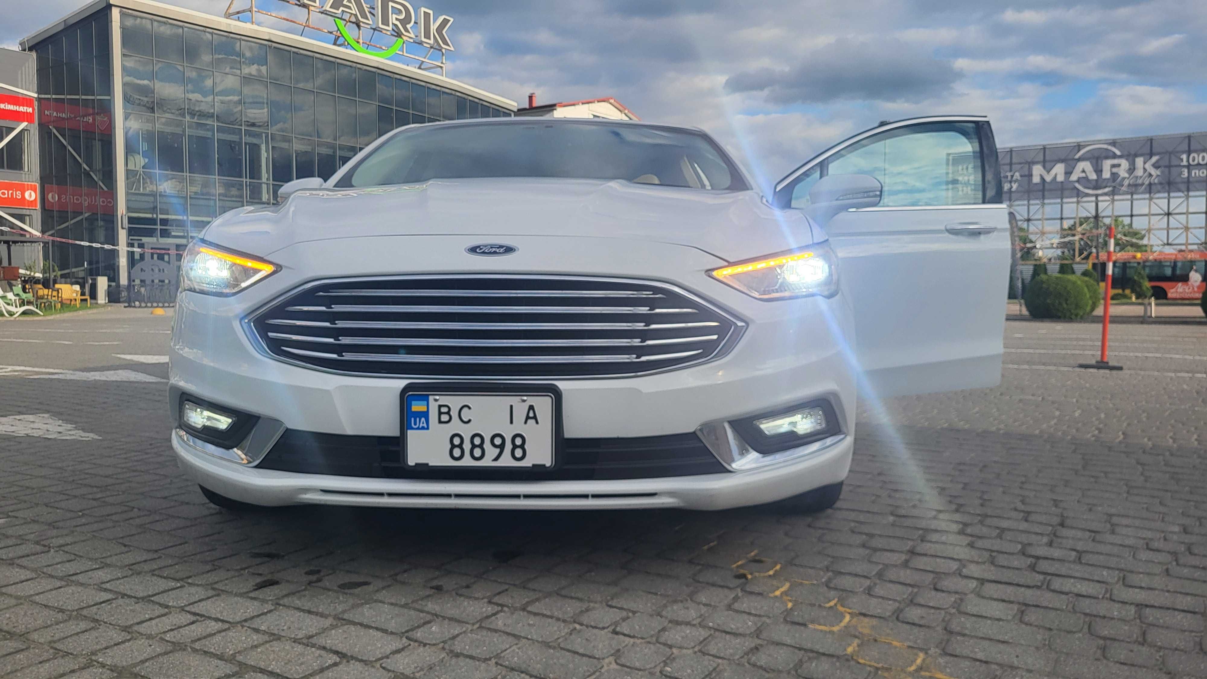 Ford Fusion 2017 Plug-In 35 км на електриці НЕ БИТИЙ  після вандалізму
