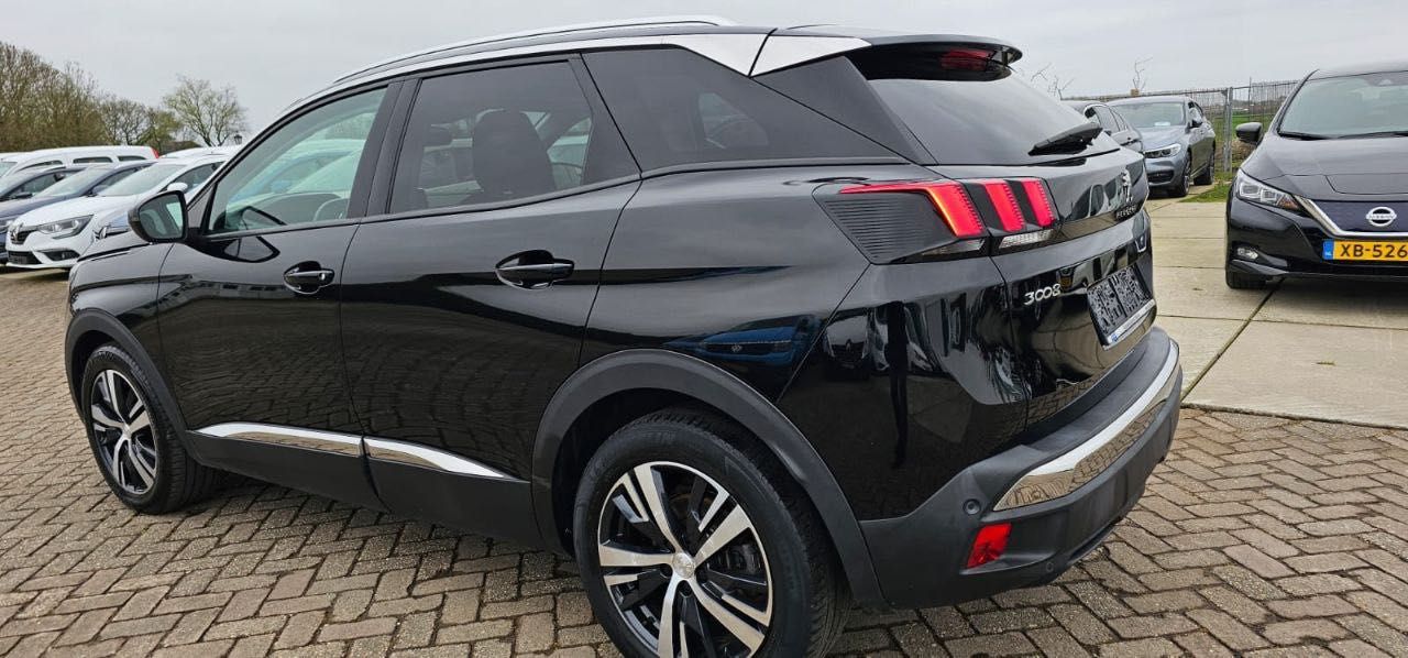 Peugeot 3008 2018 рік