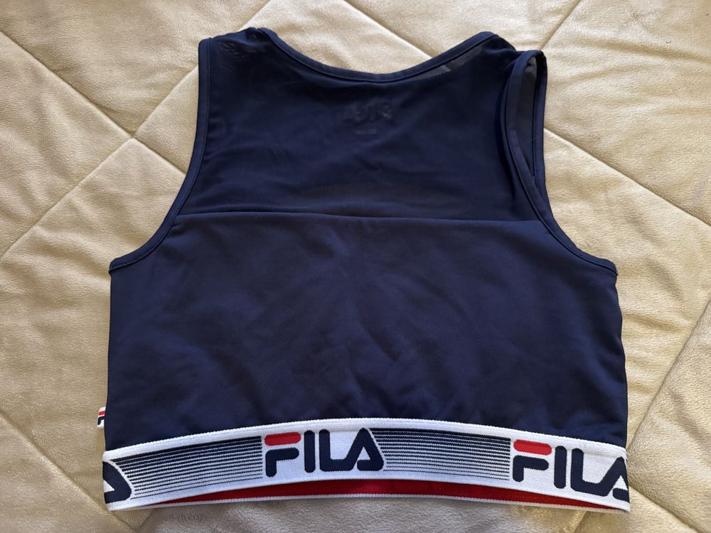 Top desporto marca Fila