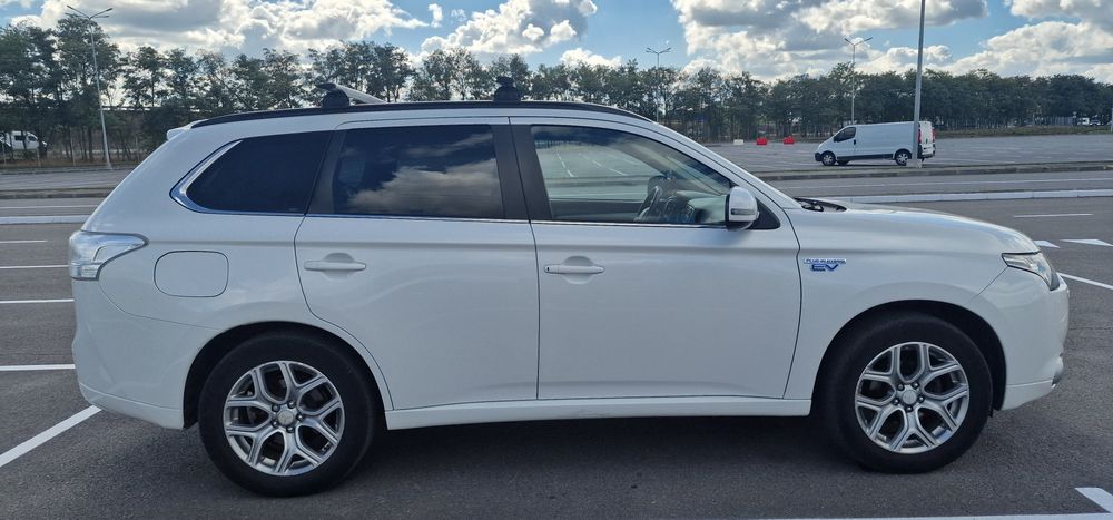 Mitsubishi Outlander PHEV 2014, +ГБО