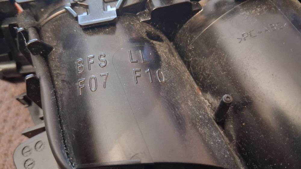 BMW kratka nawiewu F10