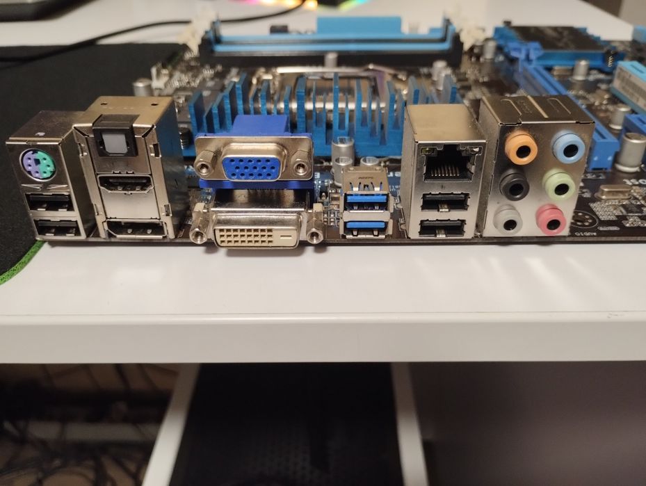 Материнская плата Asus P8H77-V