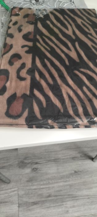 Długi szal milutki zebra