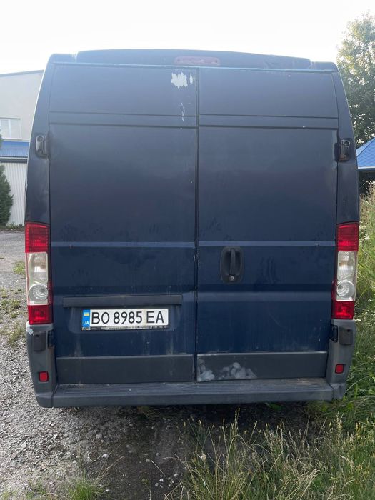 Продам бус під ремонт двигуна