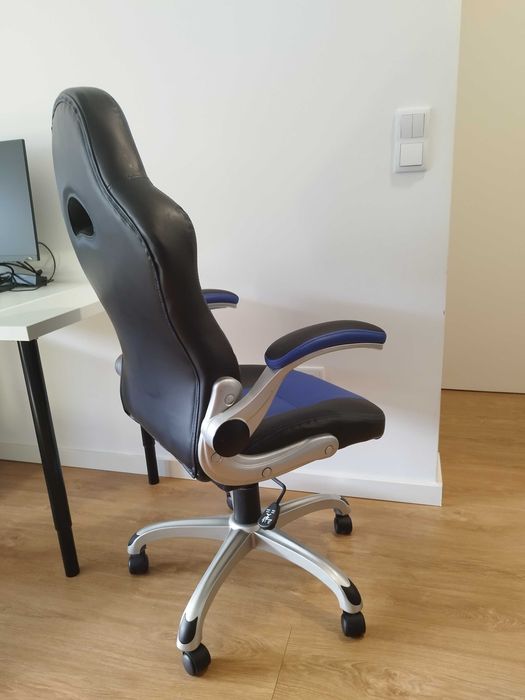 Cadeira Gaming Azul Staples