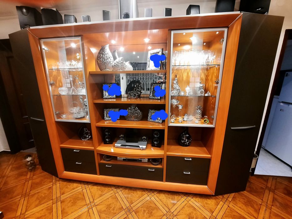 Móvel de sala italiano com iluminação