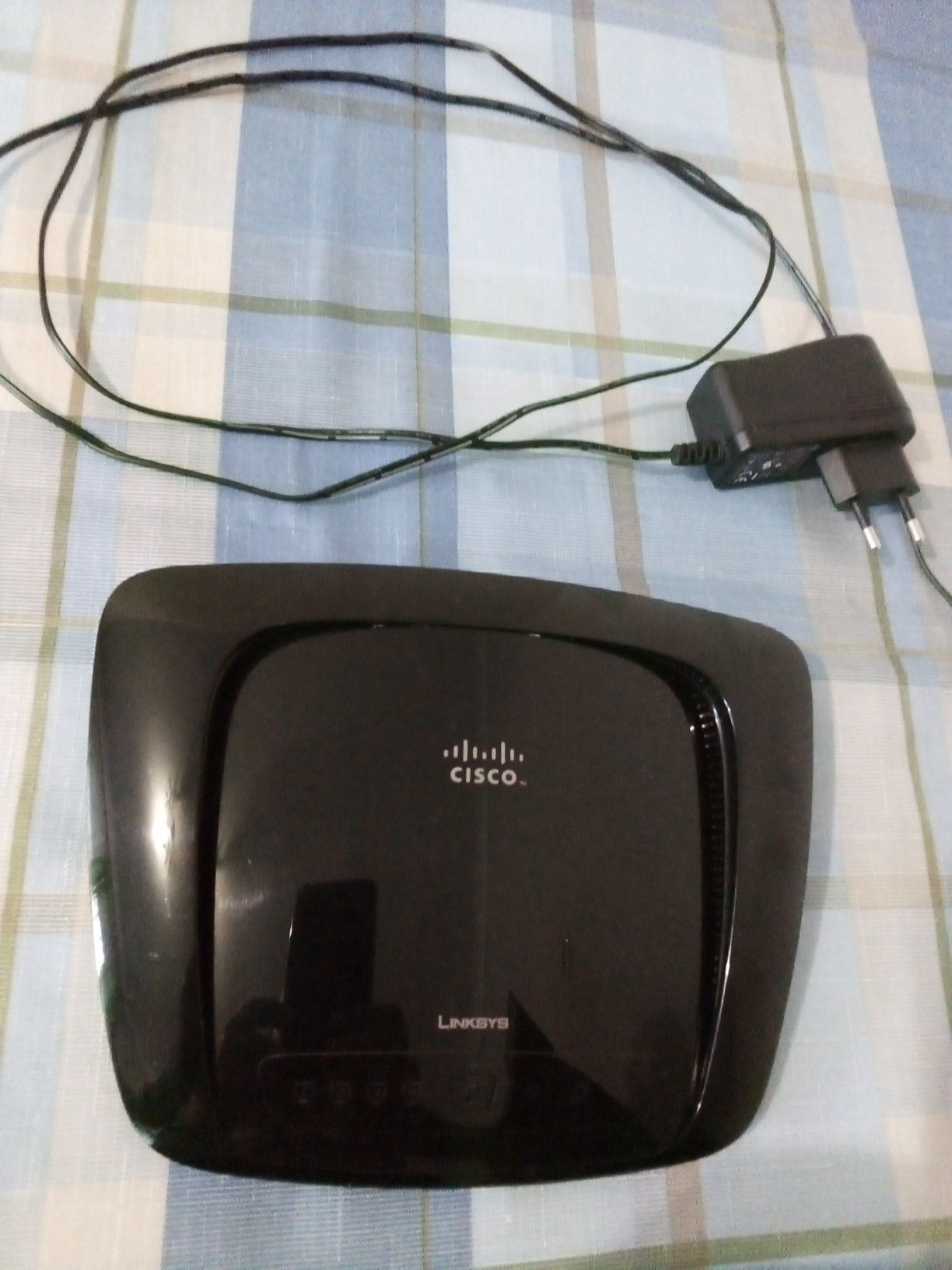 Роутер Linksys Cisco wrt320n