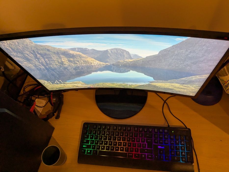 Monitor Samsung C27F390FHU, zakrzywiony, curved