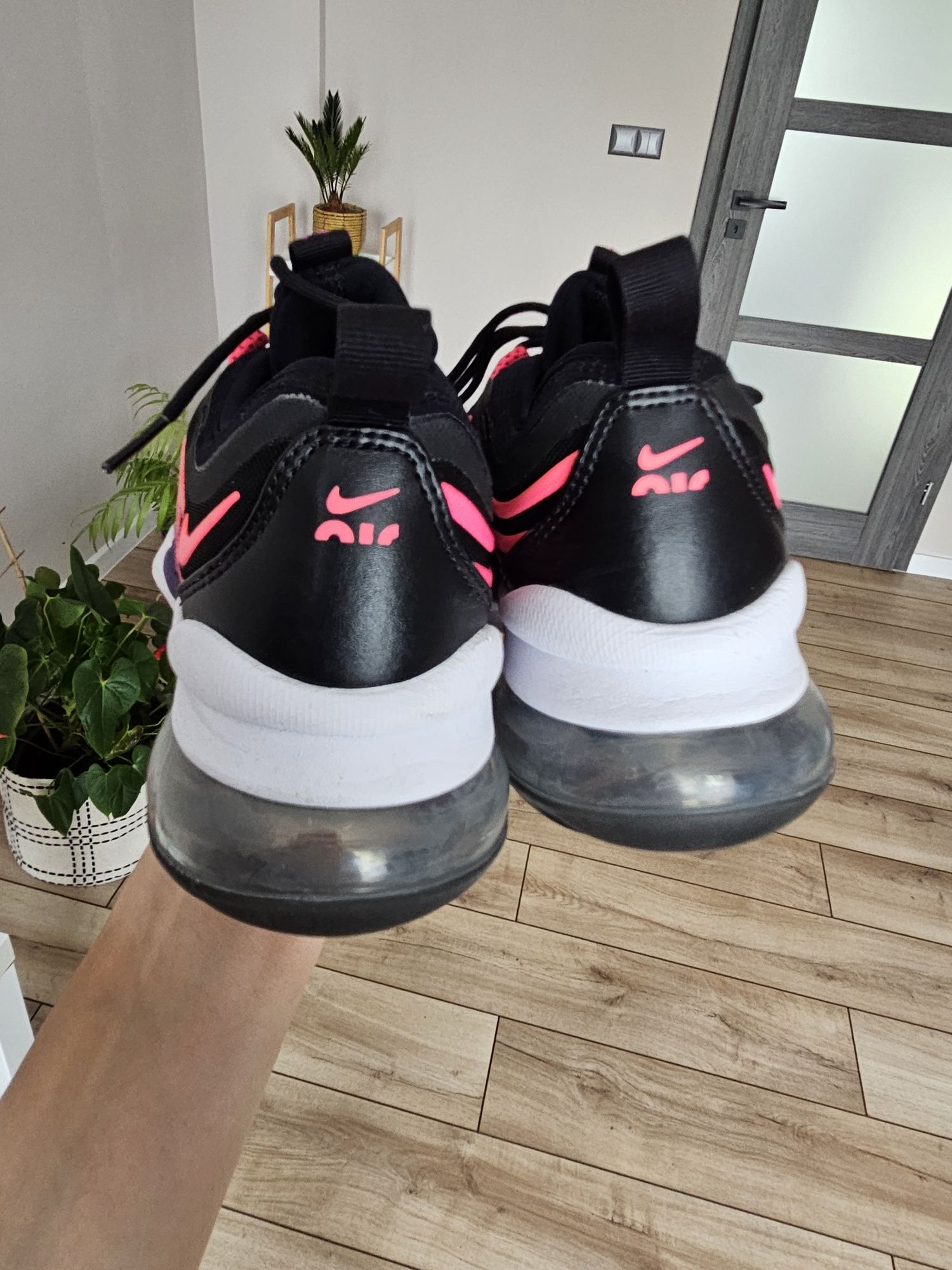 Czarno różowe Nike ZM950 rozmiar 38 poduszki