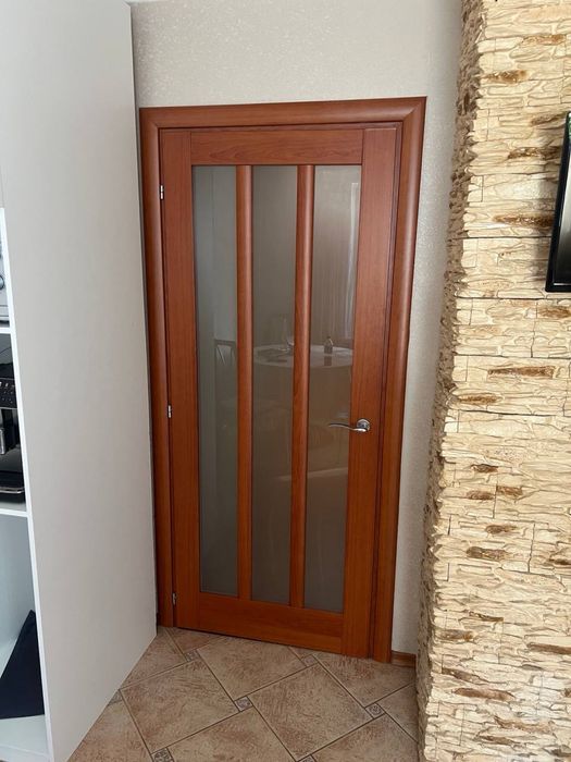 Продаю міжкімнатні двері б/у