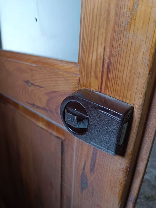 Drewniane drzwi używane