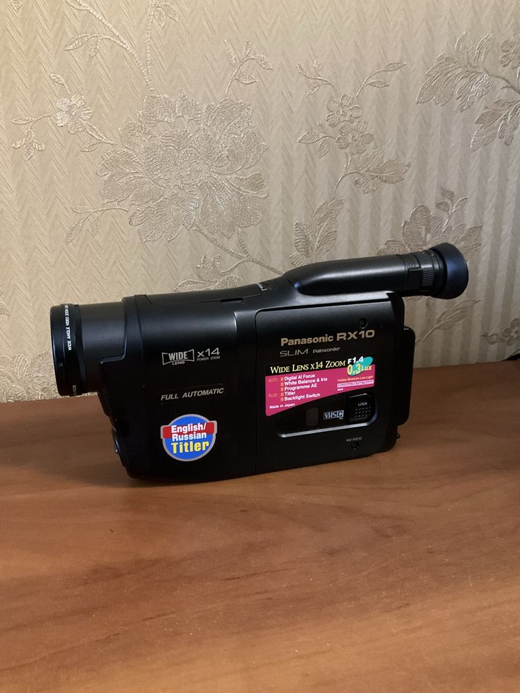 Видеокамера Panasonikc RX10. Комплект. Япония