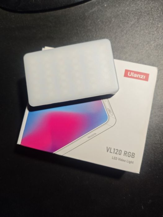Накамерне світло з регулятором яскравості Ulanzi VL120 RGB