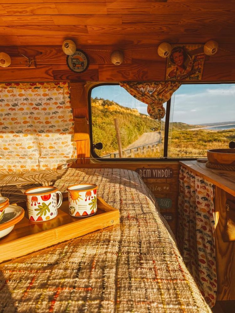 Campervan Mitsubishi L300 – Legalizada como Especial Dormitório