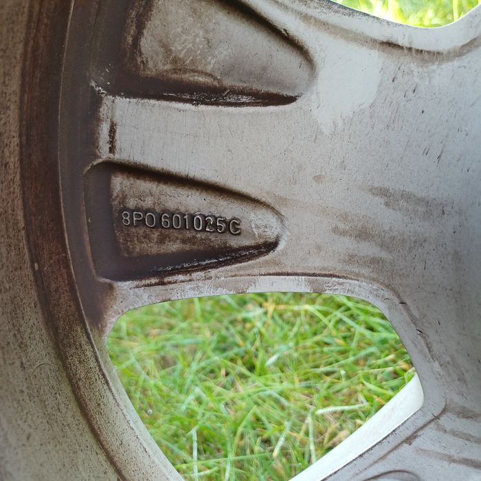 Felgi 17" Audi a3 8p kola audi  et56