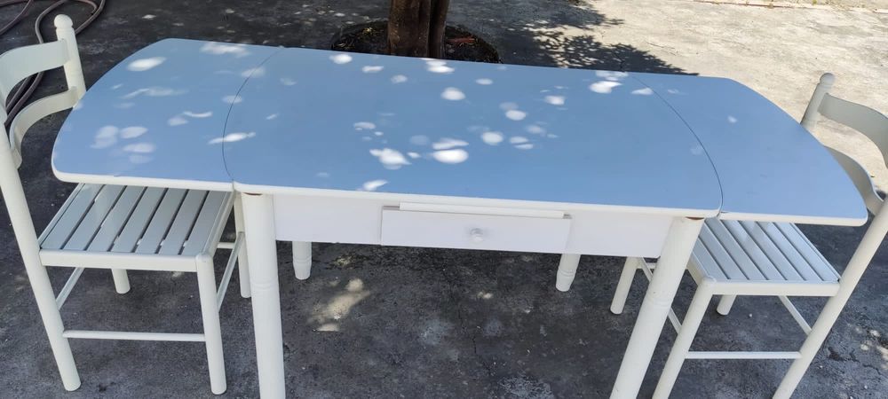 Mesa extensível + cadeiras